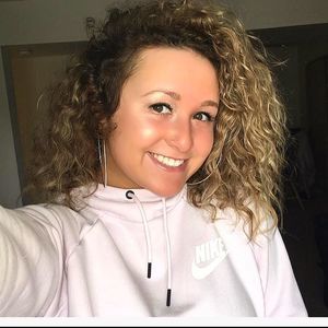 Meet your Posher, Kayli